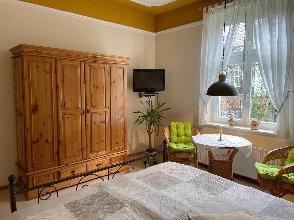 Villa Schulenburg In Putbus Auf Ruegen Bagian luar foto
